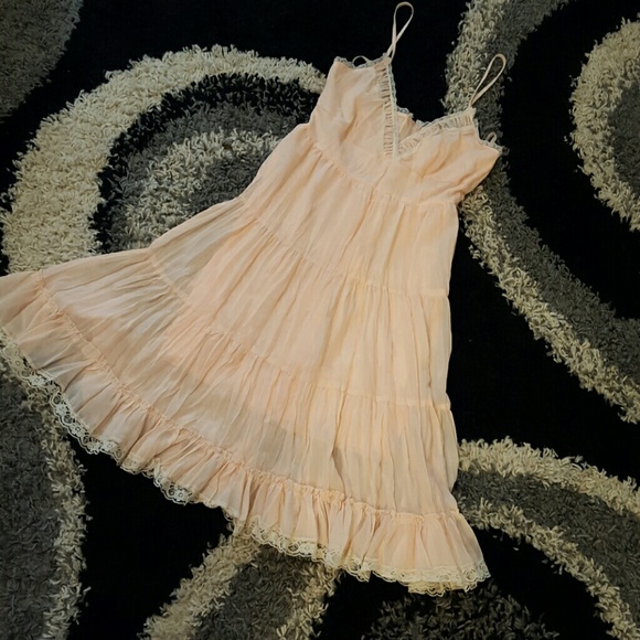 Fire Los Angeles Dresses & Skirts - Oooh lalala Tiered lace peach dresss