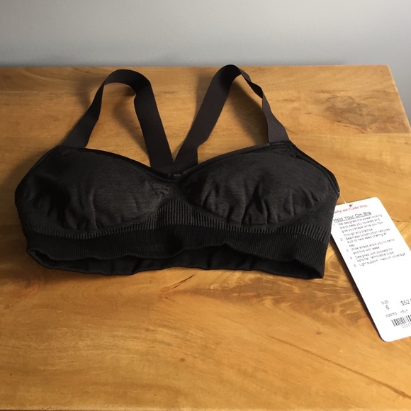 Lululemon Hold Your Om Bra. NWT