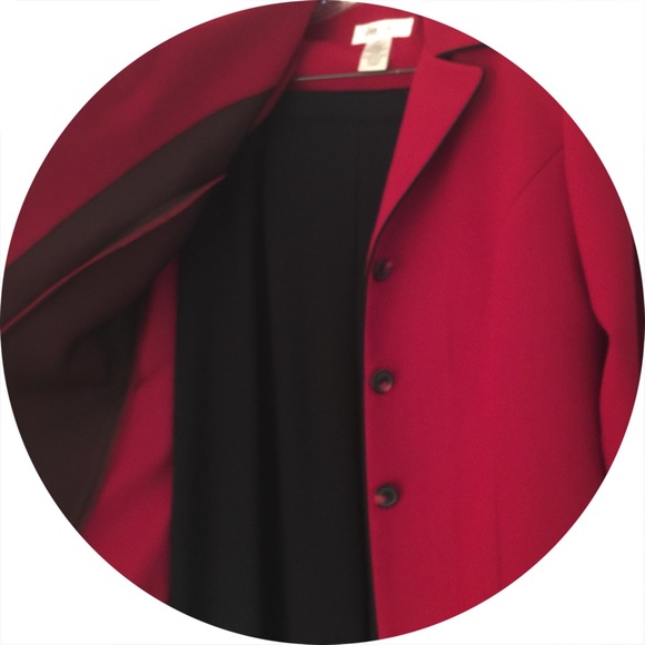 >Red Blazer & Black Pant Suit!< - Picture 2 of 2