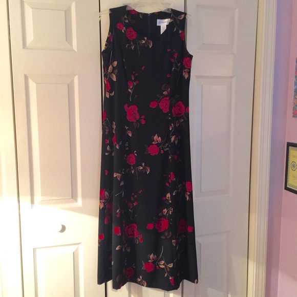 -Rose Patterned Dress-