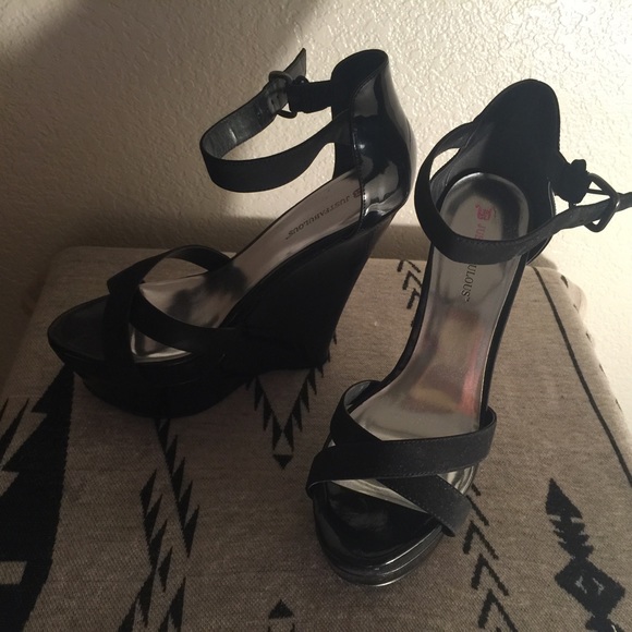Shoes - Picture 1 of 3
