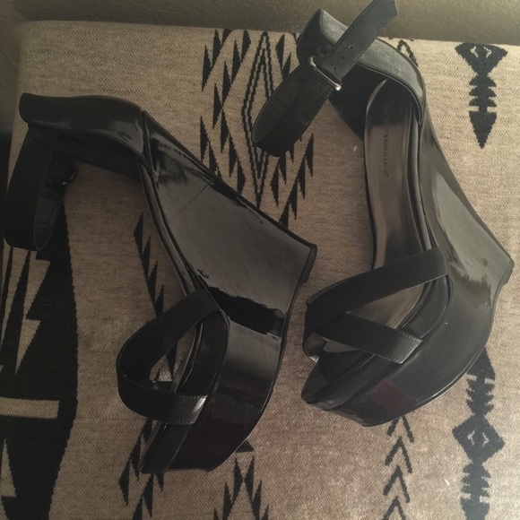 Shoes - Picture 2 of 3