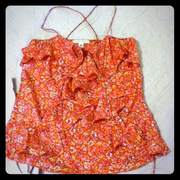 Adorable FLORAL ruffle TOP!!