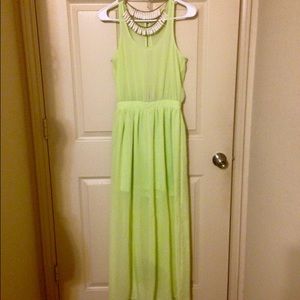Light green dress perfect for summer!