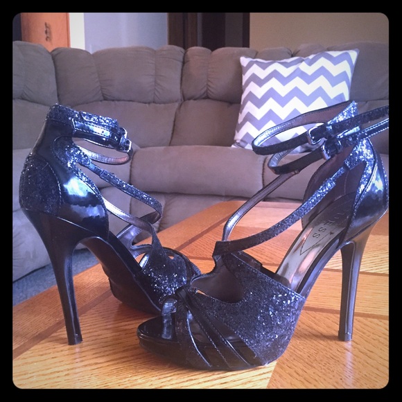 GUESS super sexy high heels