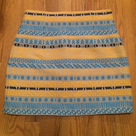 Zara Dresses & Skirts - Zara woven skirt