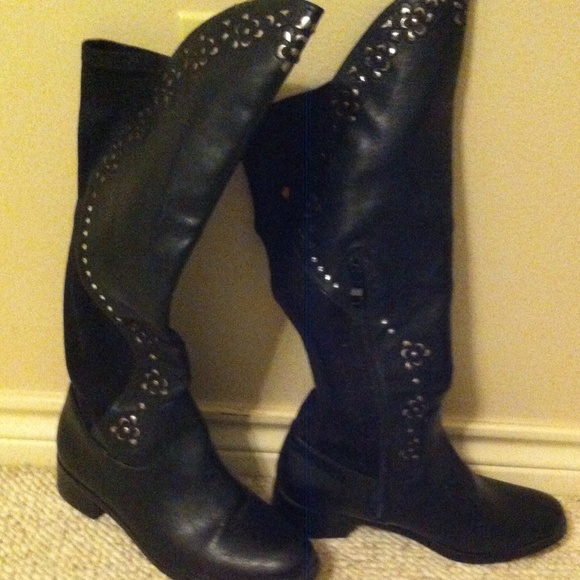 Black boots