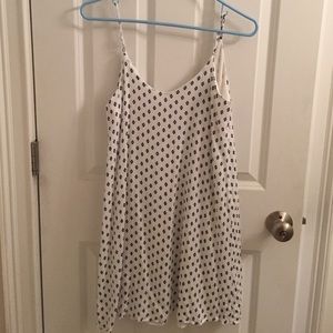 White small patterned dress