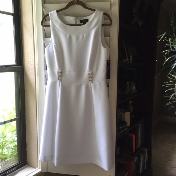 Tahari Dresses & Skirts - 🌟PRICE DROP🌟 Tahari Brand Dress