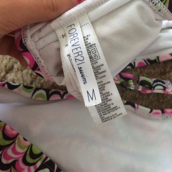 F21 patterned swimsuit - Picture 3 of 4