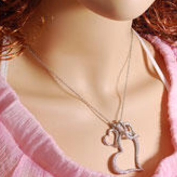 (D2) Heart Necklace - Picture 3 of 3