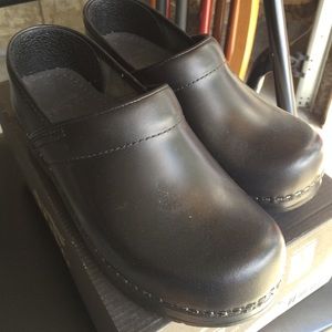 ***DANSKO closed black clog BRAND NEW***