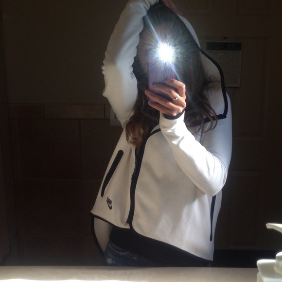 Nike jacket - Picture 2 of 4