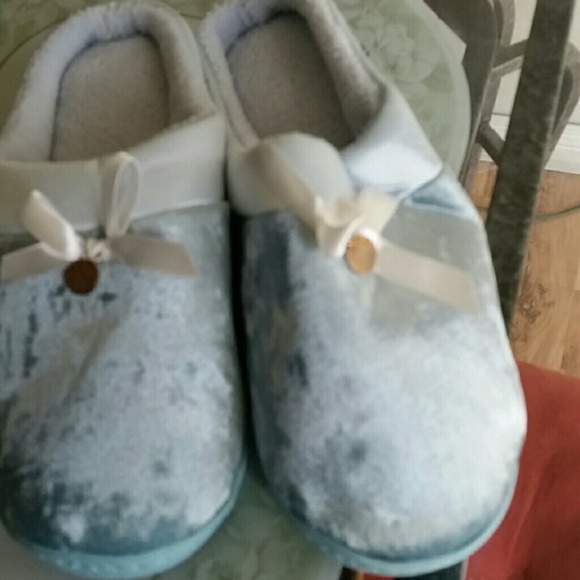 Slippers - Picture 3 of 3
