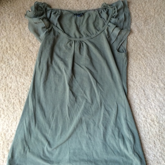 Green express shirt Medium perfect for summer
