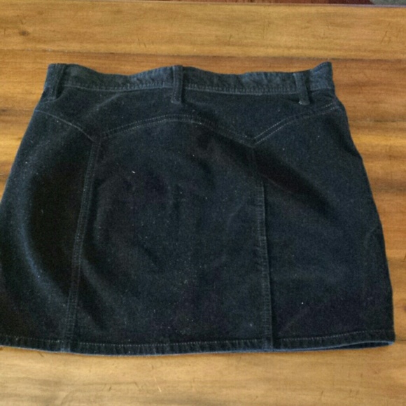 GAP Skirt - Picture 2 of 3