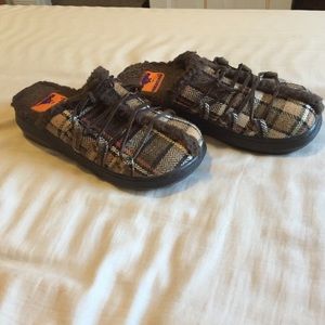 Plaid clogs