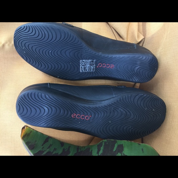 SOLD Ecco slip ons size 37 - Picture 4 of 4