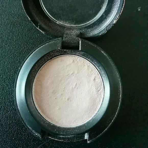 Mac eyeshadow - Picture 2 of 3
