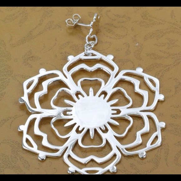 NEW. BIG SILVER EARRINGS .925 - Picture 2 of 3