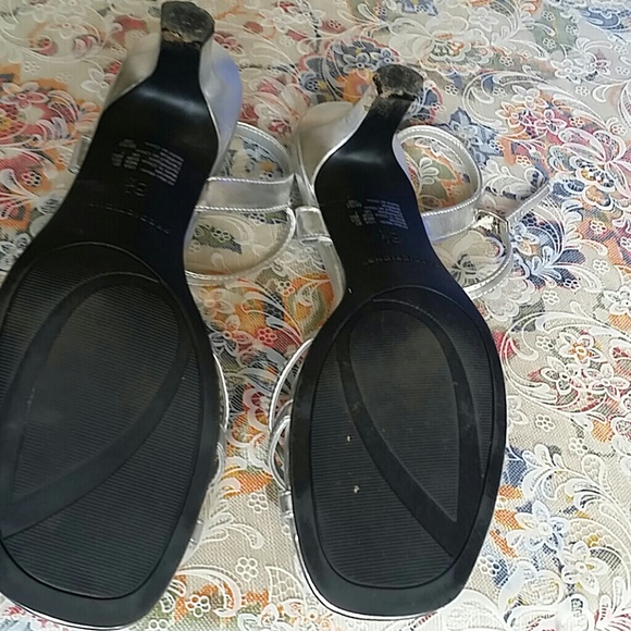 Ankle strap pumps - Picture 3 of 4