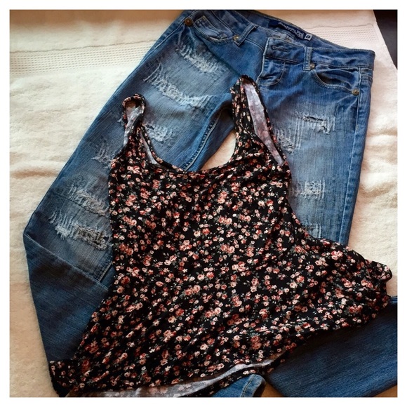 Celebrity Pink Pants - BUNDLE❗️ Flower Tank Top & Skinny Jeans