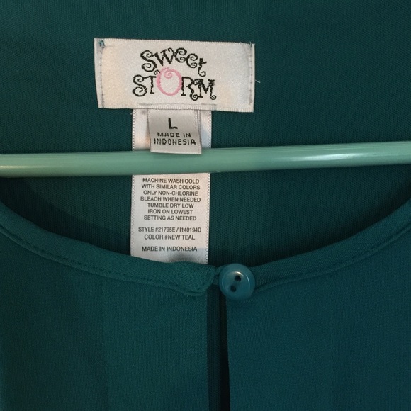 Adorable party dress! - Picture 4 of 4