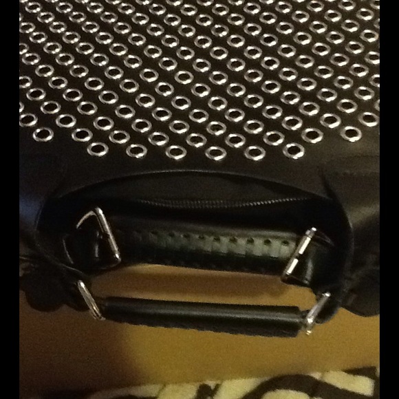 ZARA Cut Work Tote. - Picture 3 of 4