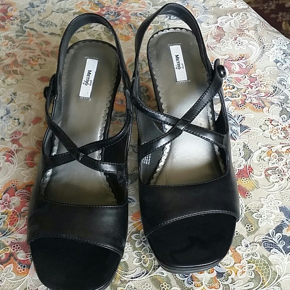 Black wedge sandal