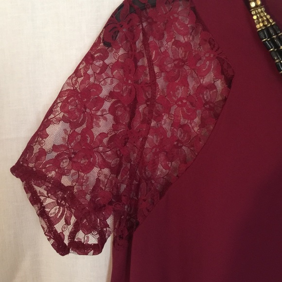 Maroon lace cut out back dress - Picture 2 of 4