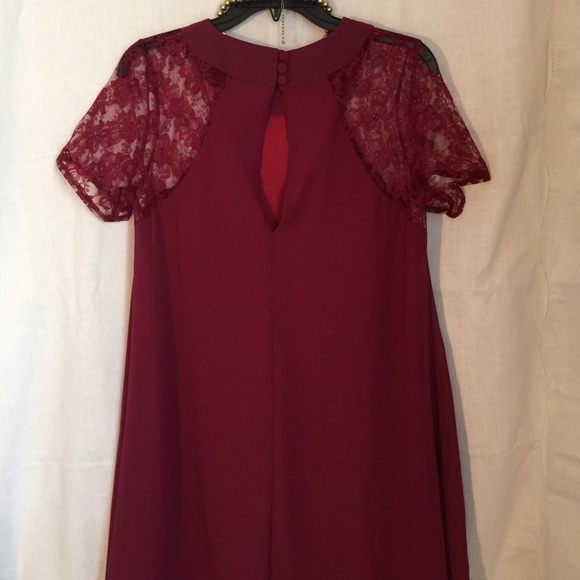 Maroon lace cut out back dress - Picture 4 of 4