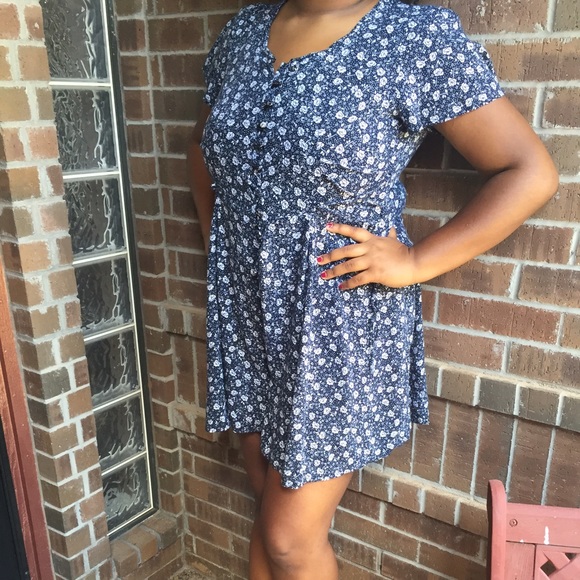 Other - Price drop 🎉🎉✨Navy Floral Romper! ⚓️