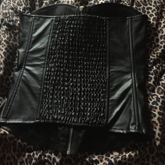 Leather corset - Picture 2 of 2