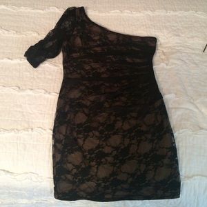 one shoulder beige dress with black lace