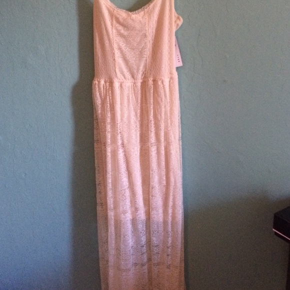 Hollister cream lace maxi dress!