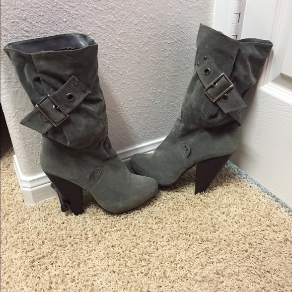 SOLD!!!! Velvet gray boots.