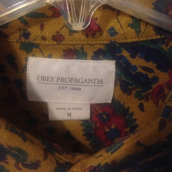 Shirt - Picture 2 of 4