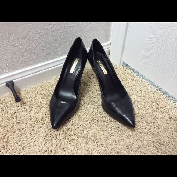 BCBG closed toed pumps!