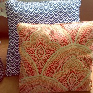 Patterned throw pillows!