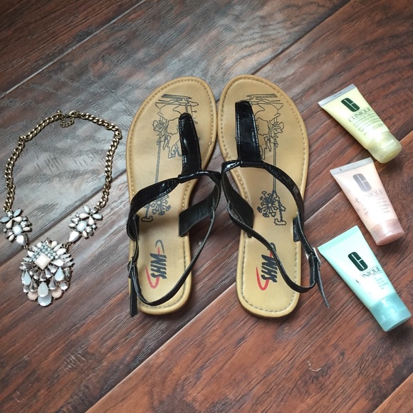 Cute Black Sandals - Picture 2 of 4