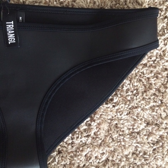 Authentic Triangl New York Noir Black Bottoms NWT