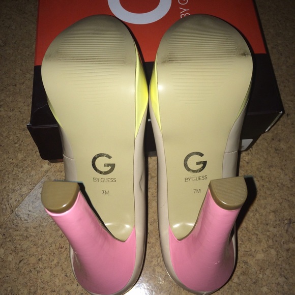 Natural Multi-Colored Pumps - Picture 2 of 3