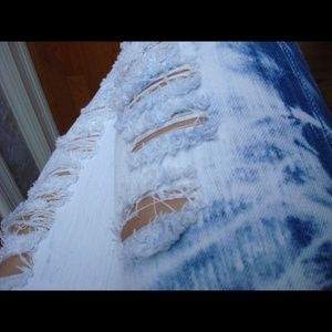 Distressed Blue and White Cute Jeans💙💭