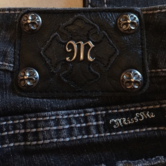 Gently used Miss Me Jeans - Picture 3 of 4