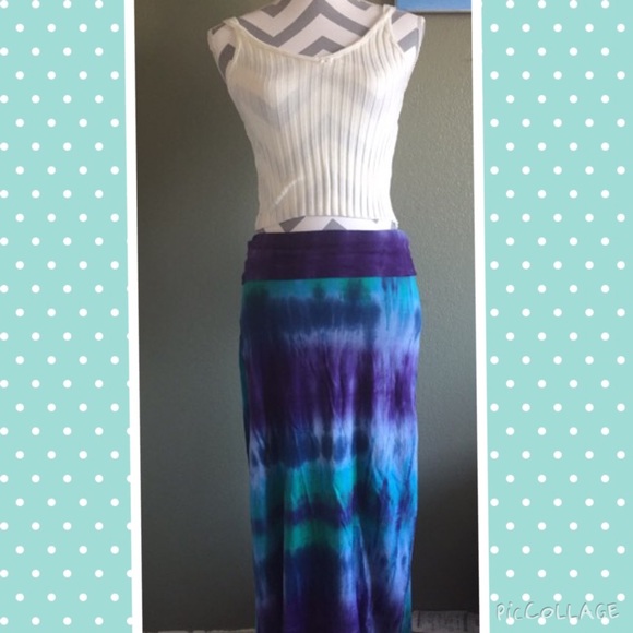 Tye dye skirt 💙 brand new never been worn - Picture 1 of 2
