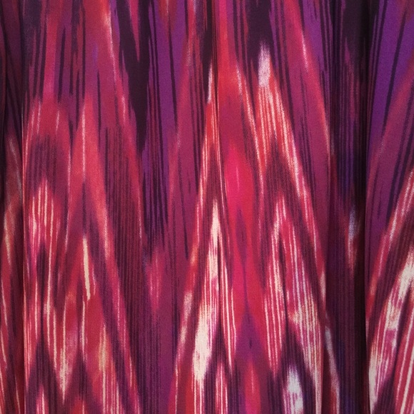 Sleeveless tribal blouse - Picture 3 of 4