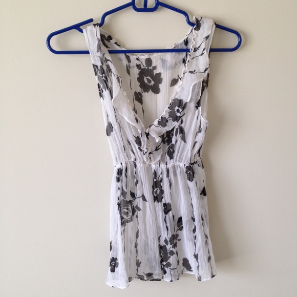 Sheer black and white floral top (small) - Picture 1 of 2