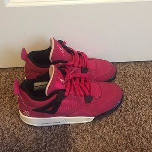 cherry 4s or Valetines day 4s from 13 💖