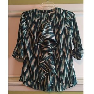 Beautiful NY&CO 3/4 length ruffle top