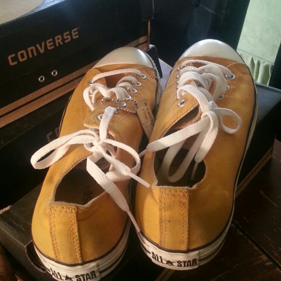 converse - Picture 1 of 3